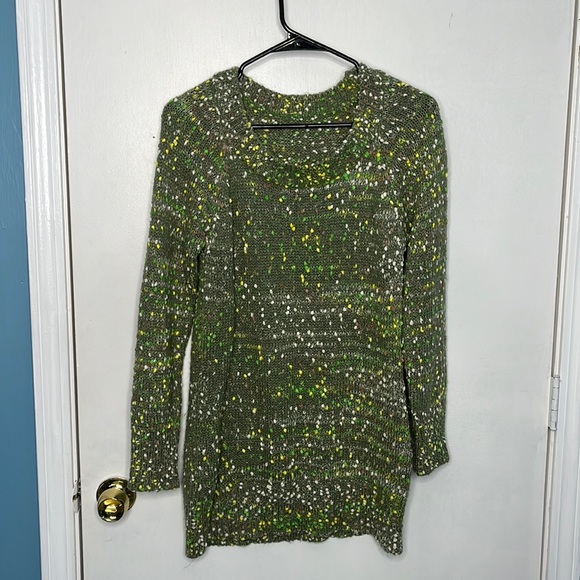 Sweater - Picture 1 of 4